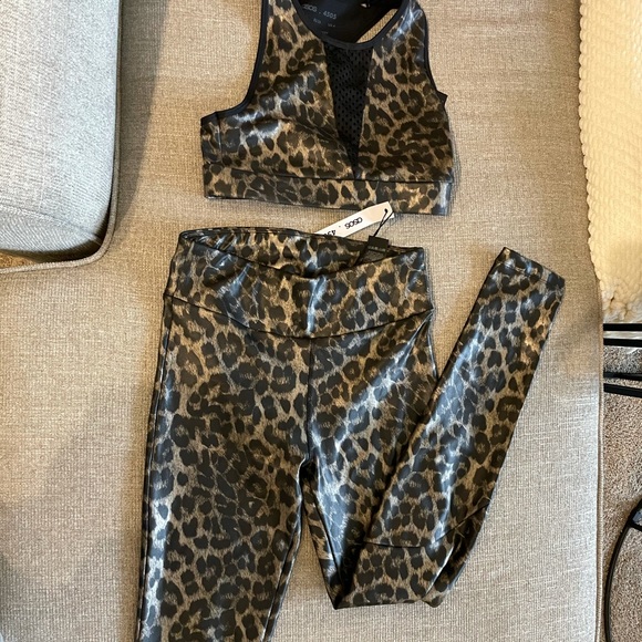 ASOS leopard print workout set - Picture 1 of 3